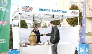 İnegöl Belediyesi’nden Öğrencilere Ücretsiz Çorba İkramı