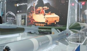 ROKETSAN, iş ortaklarıyla birlikte Suudi Arabistan’daki WDS Fuarına Çıkarma Yapıyor