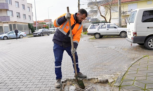 Temizlik İşleri Ekipleri 7/24 Sahada