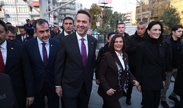 Başkan Çerçioğlu, Bakan Bayraktar ile Birlikte Atatürk Kent Meydanı’nda Düzenlenen İftarda Vatandaşlarla Bir Araya Geldi