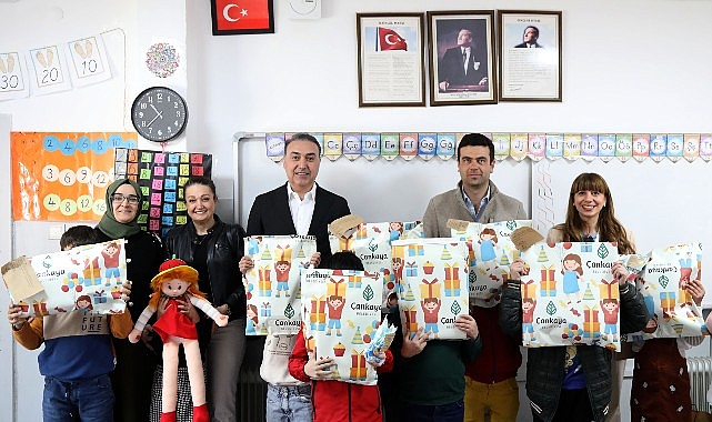 Çankaya Belediyesi’nden Karataşlı Çocuklara Bayram Hediyesi