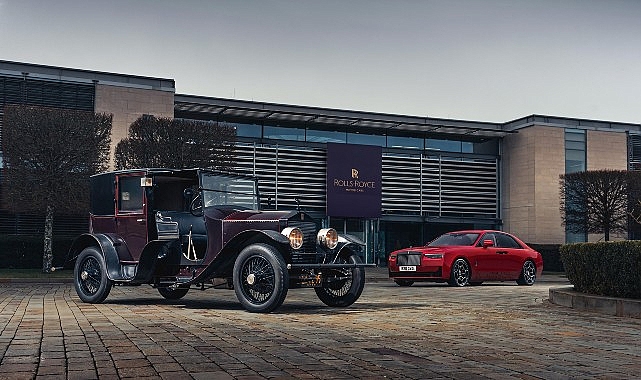 Rolls-Royce’un cesur alter egosu Black Badge 10 yaşında!