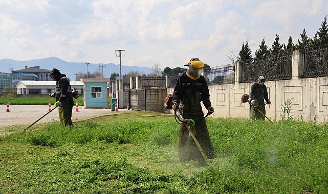 Kartepe’de Yeşil Alanlarda Bakım Seferberliği