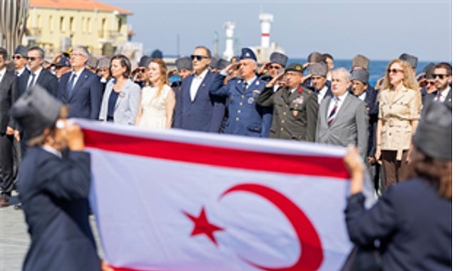 20 Temmuz Barış ve Özgürlük Bayramı İzmir’de törenle kutlandı